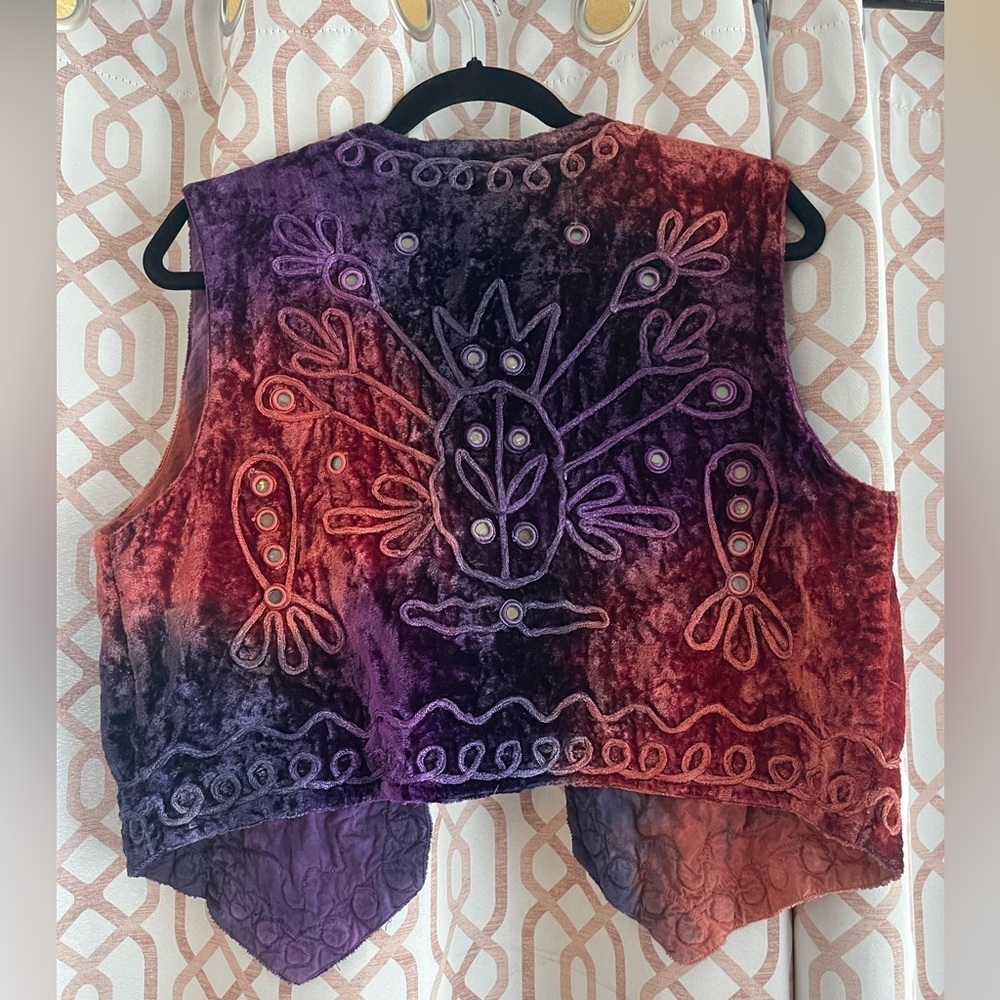 Vintage Effeci Women's Purple and Red Embroidered Vest - Picture 2 of 5